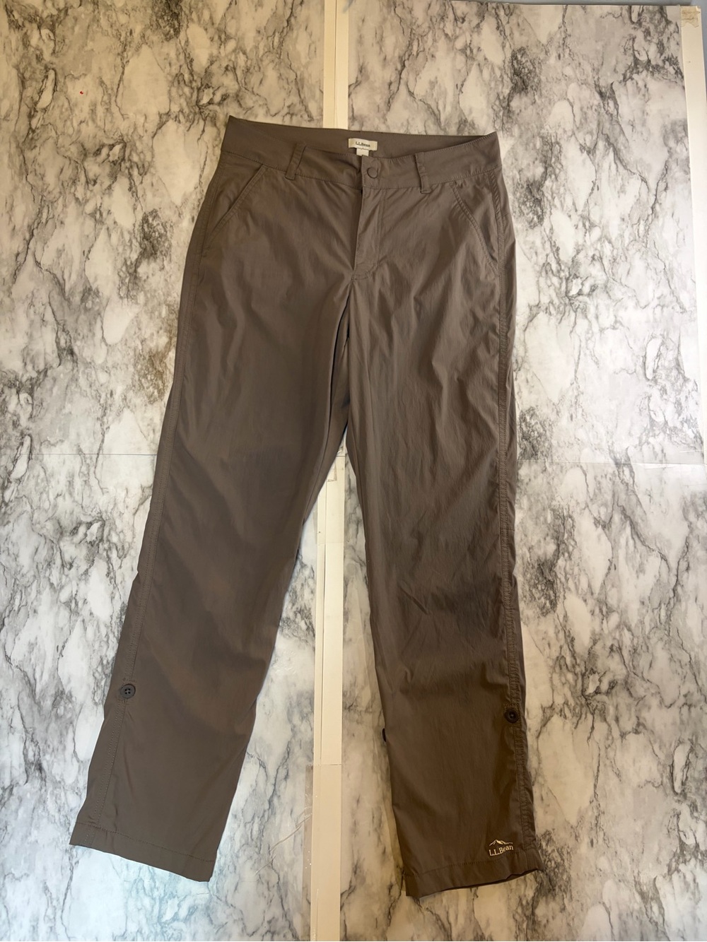L.L. Bean hiking roll up pants in size 10